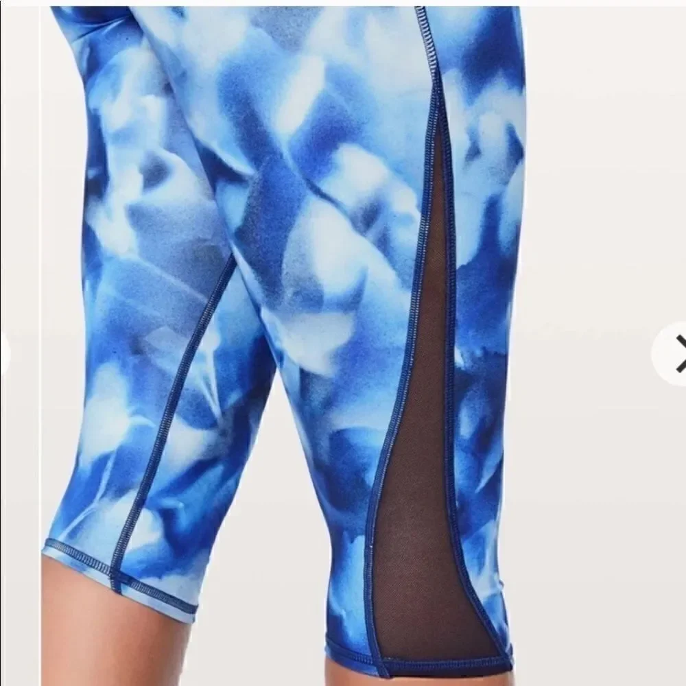 Lululemon Wunder Under Blush Blossom Capri Pants!